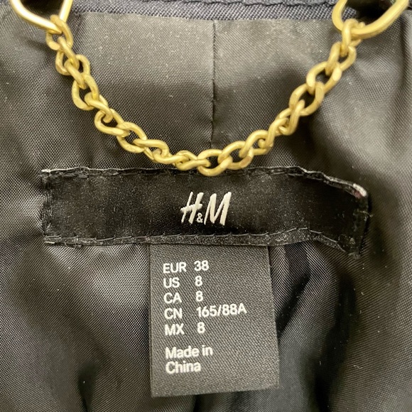 Women H&M Black Trench Coat size 8 with good condition. - Picture 5 of 5